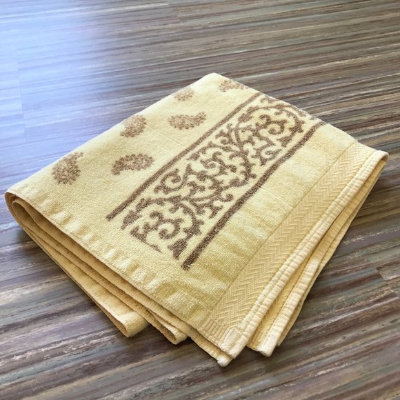 Wabasso Yellow Terry Cloth Towel Brown Paisley Print Vintage Madein Canada 24x42 - Picture 1 of 6